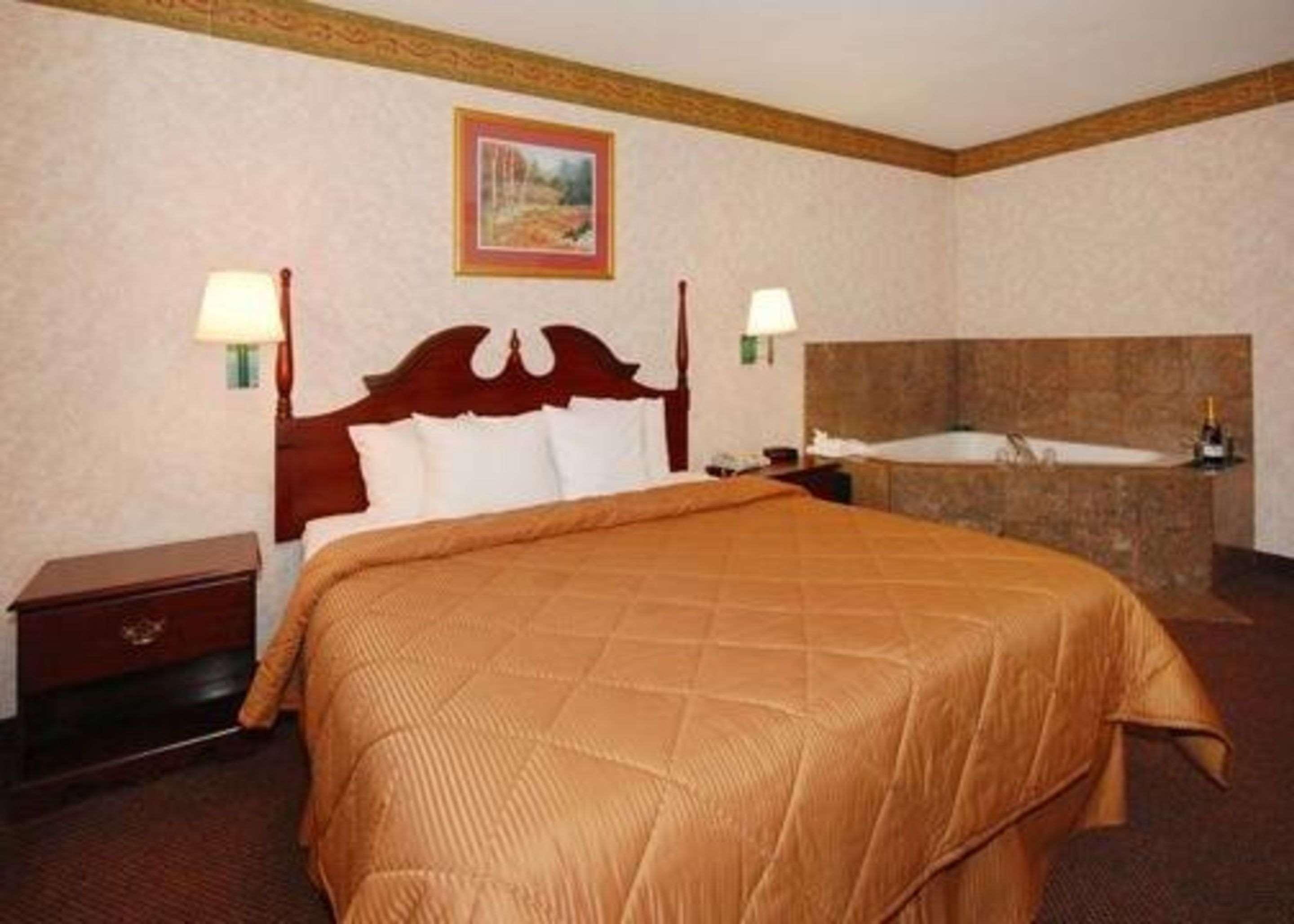 Quality Inn & Suites Tarboro - Kingsboro Bagian luar foto