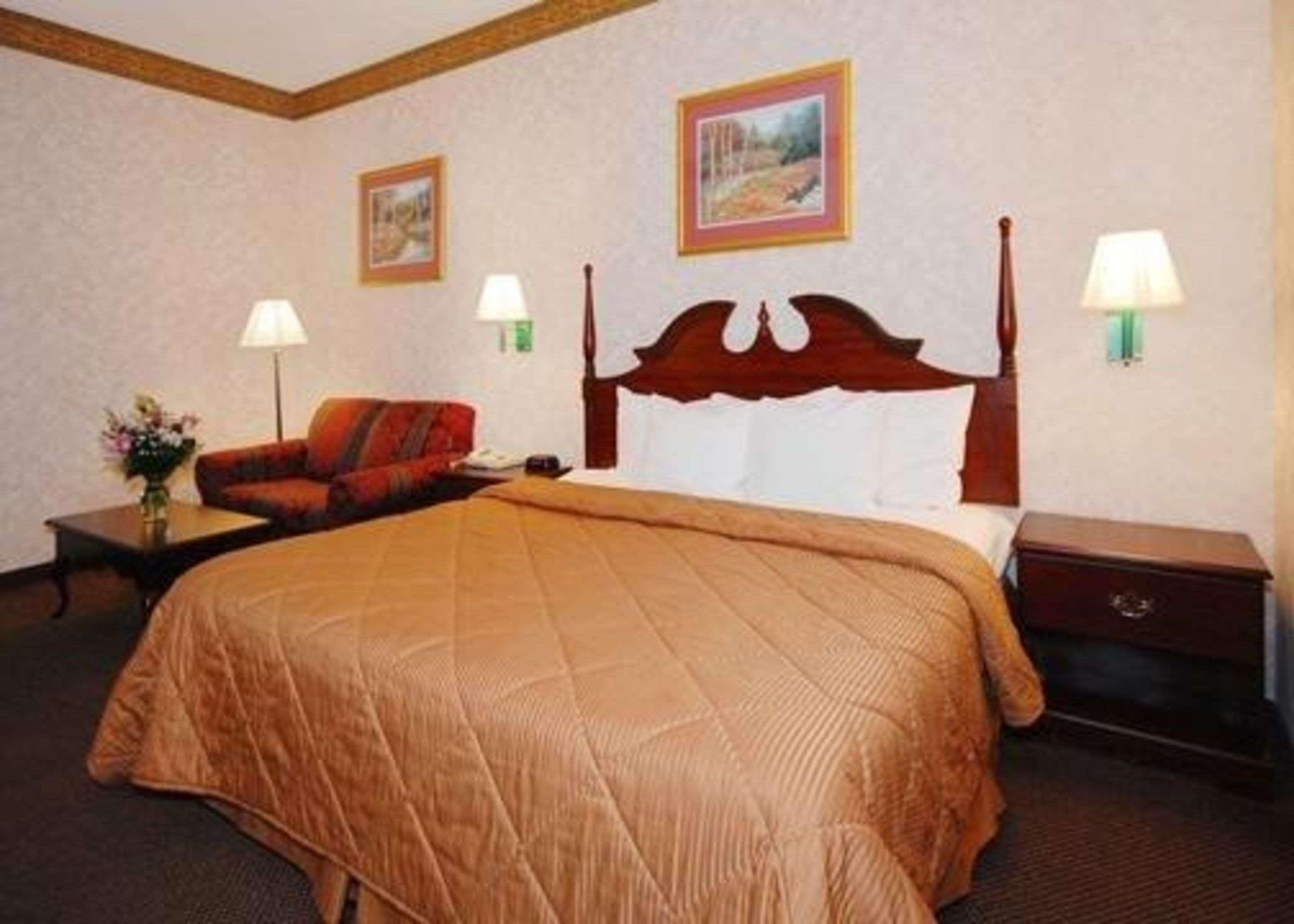 Quality Inn & Suites Tarboro - Kingsboro Bagian luar foto