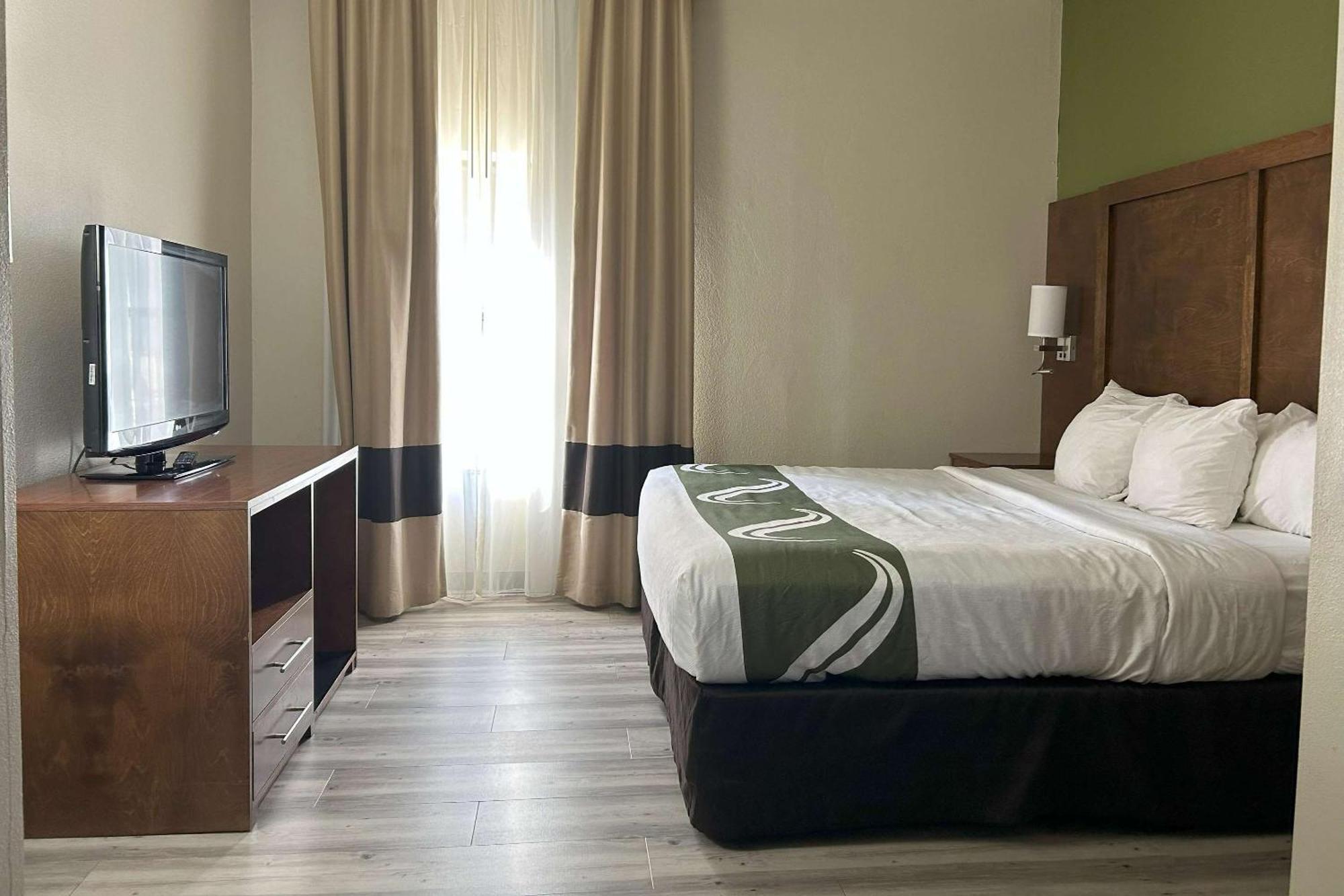 Quality Inn & Suites Tarboro - Kingsboro Bagian luar foto