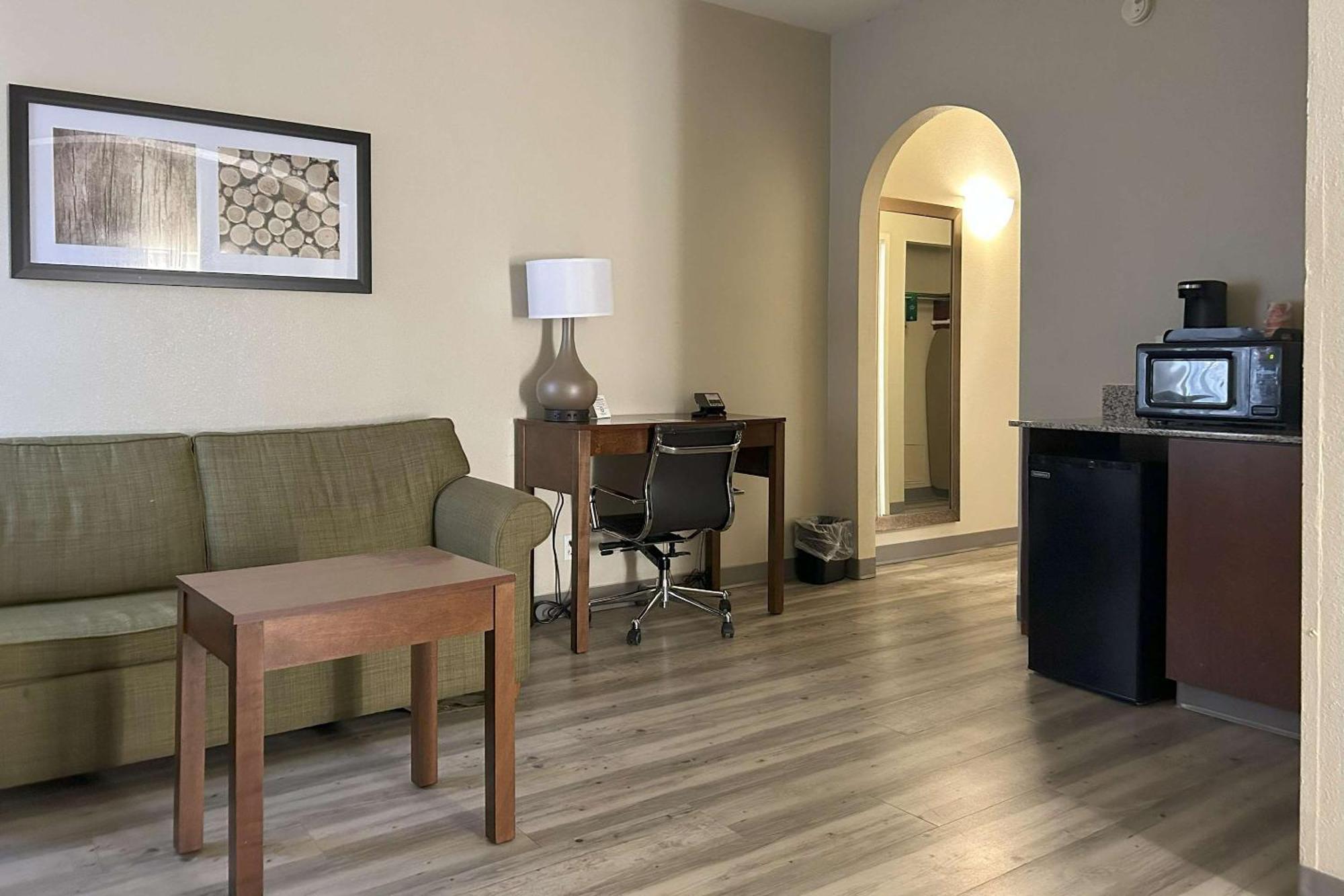 Quality Inn & Suites Tarboro - Kingsboro Bagian luar foto