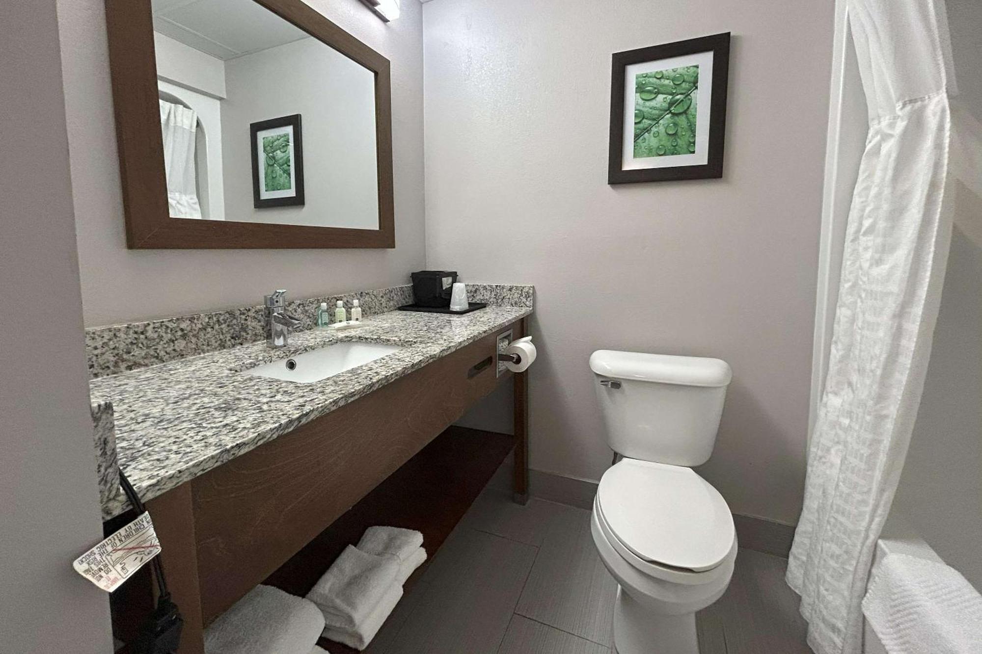 Quality Inn & Suites Tarboro - Kingsboro Bagian luar foto