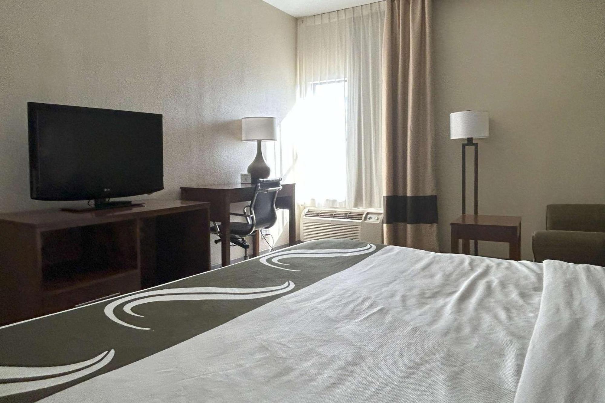 Quality Inn & Suites Tarboro - Kingsboro Bagian luar foto